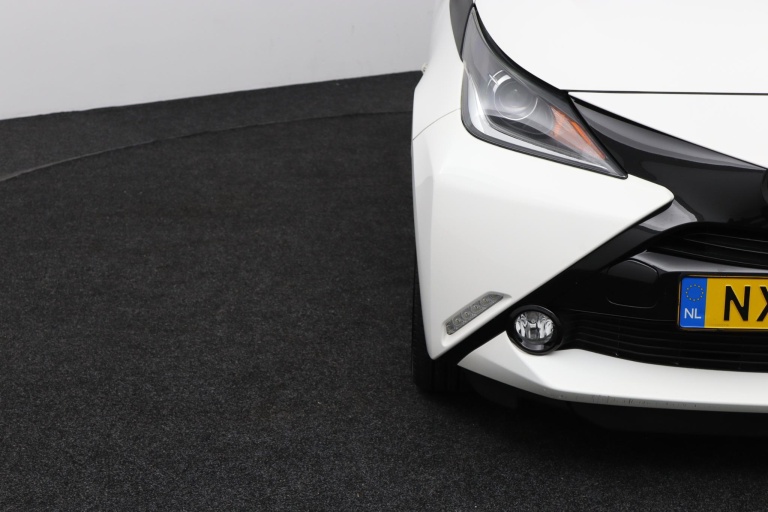 Toyota Aygo - 1.0 VVT-i x-play 34