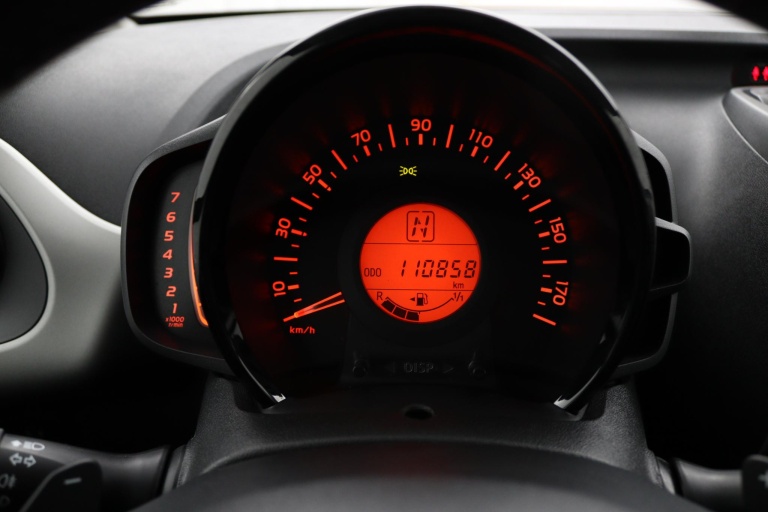 Toyota Aygo - 1.0 VVT-i x-play 6