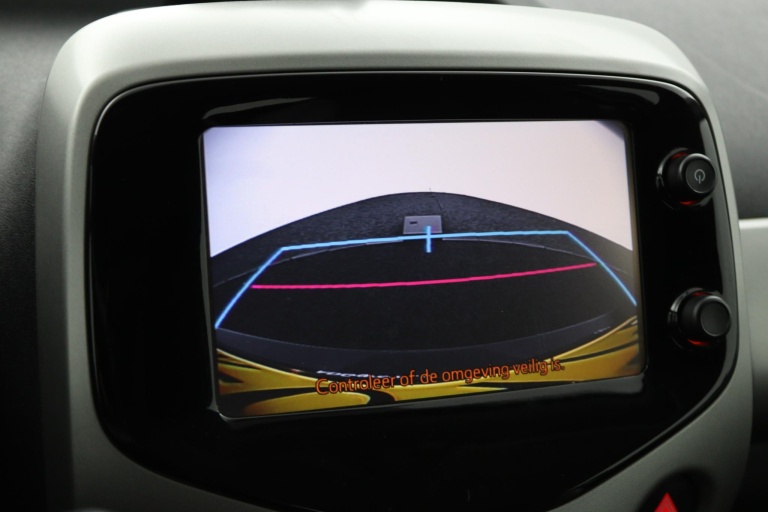 Toyota Aygo - 1.0 VVT-i x-play 9