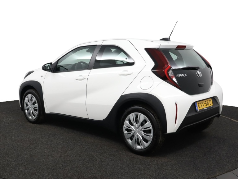Toyota Aygo X - 1.0 VVT-i S-CVT Play 12