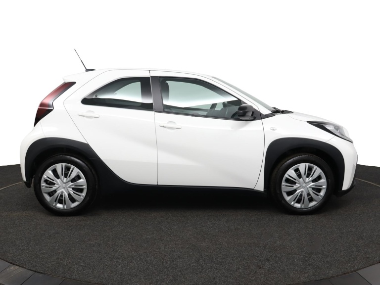 Toyota Aygo X - 1.0 VVT-i S-CVT Play 13