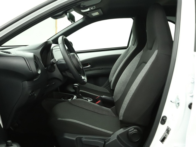 Toyota Aygo X - 1.0 VVT-i S-CVT Play