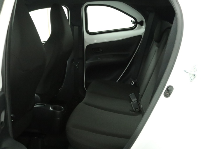 Toyota Aygo X - 1.0 VVT-i S-CVT Play 18