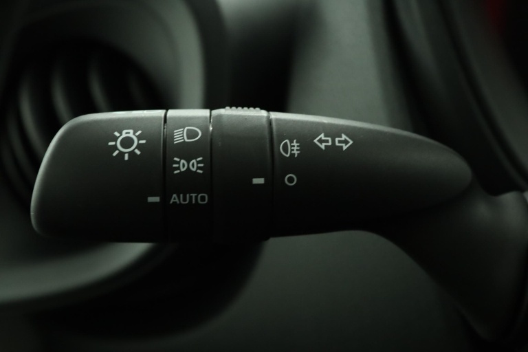 Toyota Aygo X - 1.0 VVT-i S-CVT Play 29