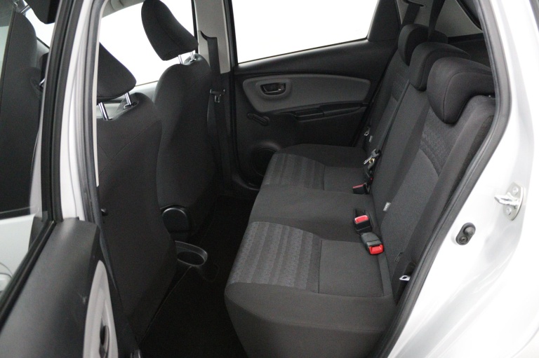 Toyota Yaris - 1.3 VVT-i Dynamic 18