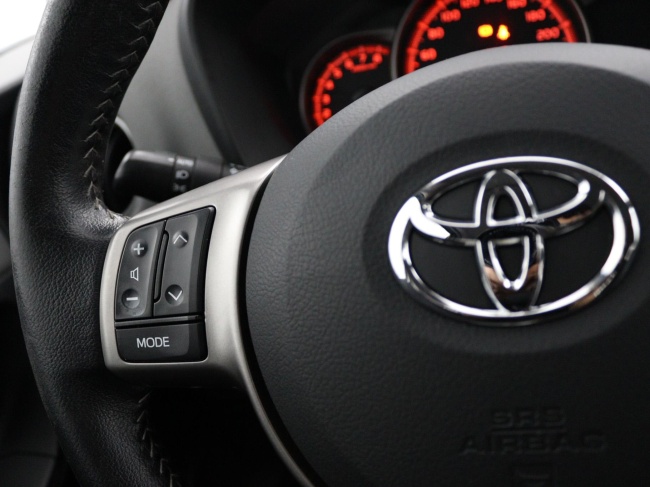 Toyota Yaris - 1.3 VVT-i Dynamic