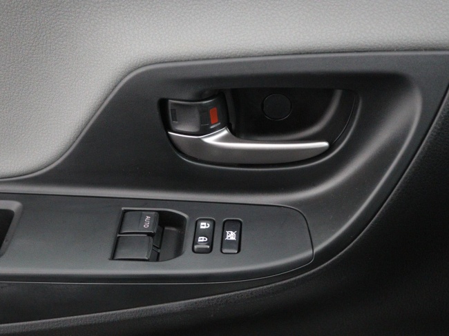 Toyota Yaris - 1.3 VVT-i Dynamic