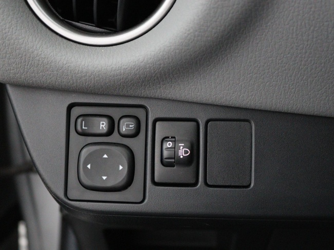 Toyota Yaris - 1.3 VVT-i Dynamic