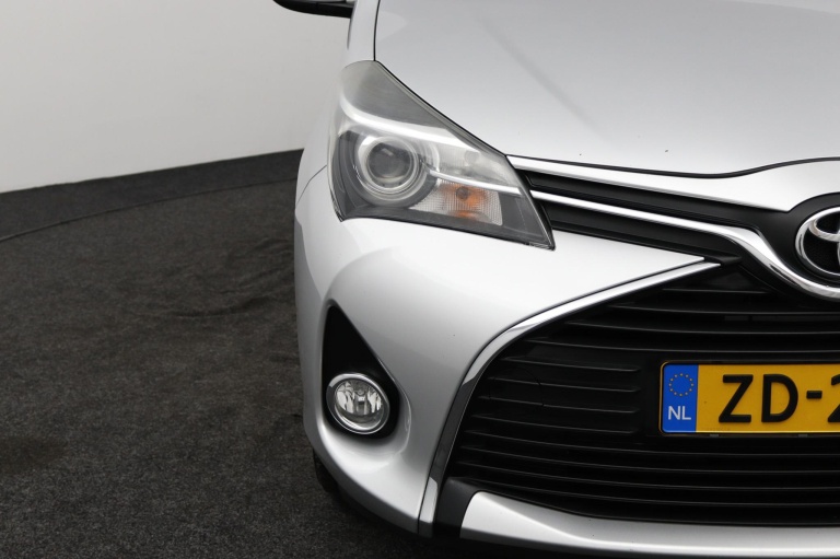 Toyota Yaris - 1.3 VVT-i Dynamic 35