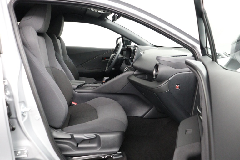 Toyota C-HR - 2.0 Plug-in Hybrid 220 Dynamic 21