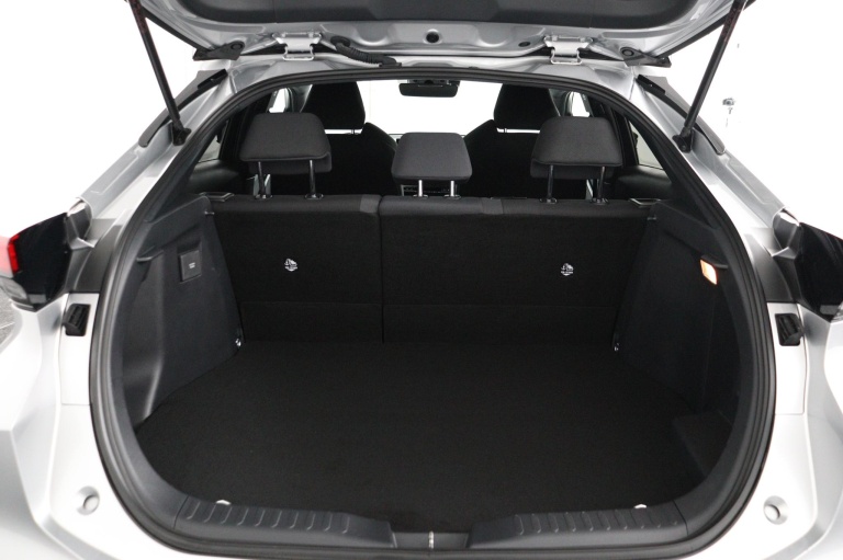 Toyota C-HR - 2.0 Plug-in Hybrid 220 Dynamic 23