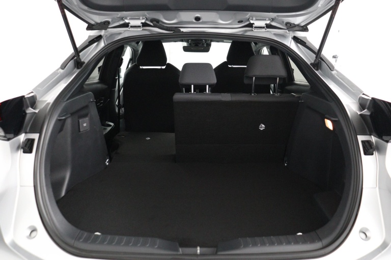 Toyota C-HR - 2.0 Plug-in Hybrid 220 Dynamic 24