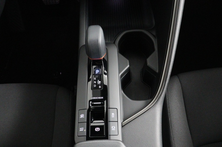 Toyota C-HR - 2.0 Plug-in Hybrid 220 Dynamic 26