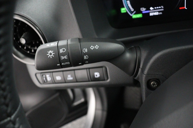 Toyota C-HR - 2.0 Plug-in Hybrid 220 Dynamic 30