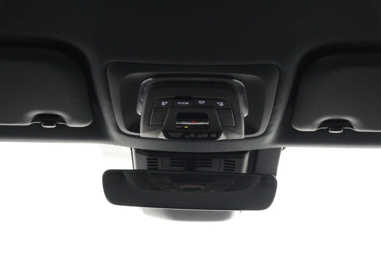 Toyota C-HR - 2.0 Plug-in Hybrid 220 Dynamic 32