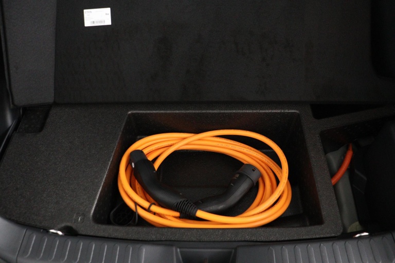 Toyota C-HR - 2.0 Plug-in Hybrid 220 Dynamic 33