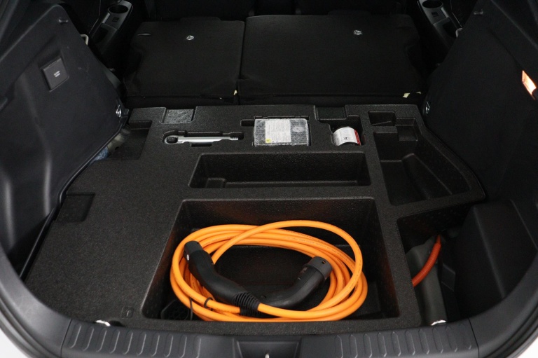 Toyota C-HR - 2.0 Plug-in Hybrid 220 Dynamic 34