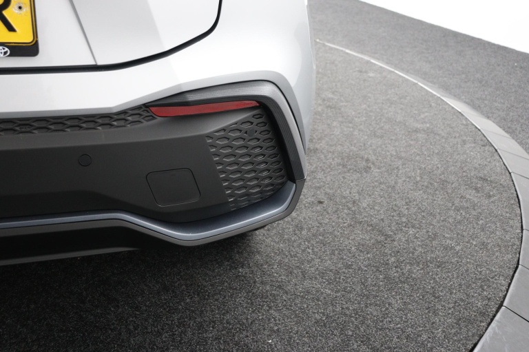 Toyota C-HR - 2.0 Plug-in Hybrid 220 Dynamic 38