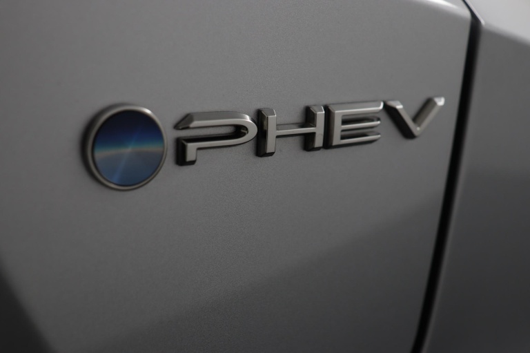 Toyota C-HR - 2.0 Plug-in Hybrid 220 Dynamic 40