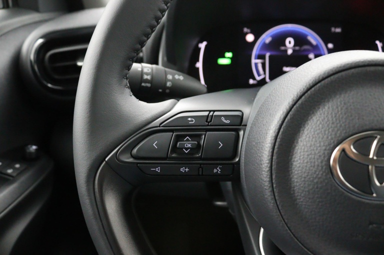 Toyota Yaris Cross - 1.5 Hybrid 115 Active 17