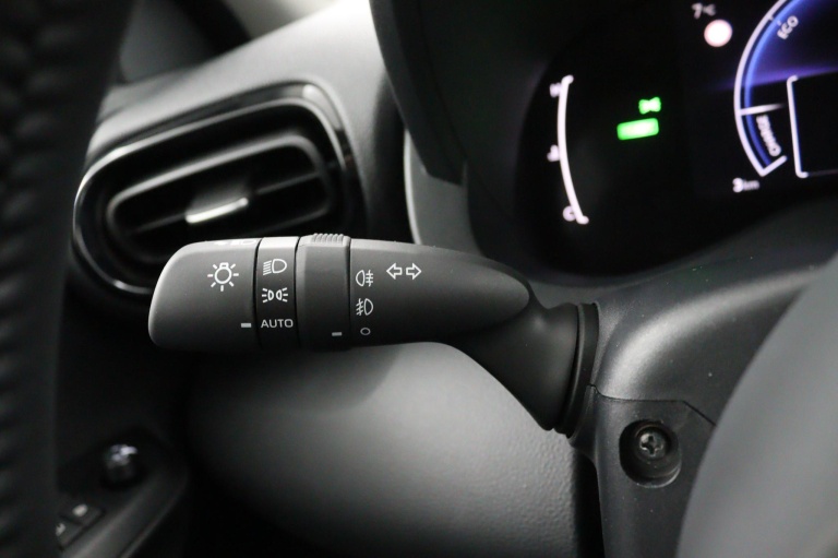 Toyota Yaris Cross - 1.5 Hybrid 115 Active 19