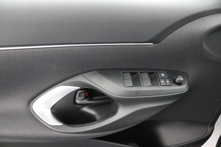 Toyota Yaris Cross - 1.5 Hybrid 115 Active 28