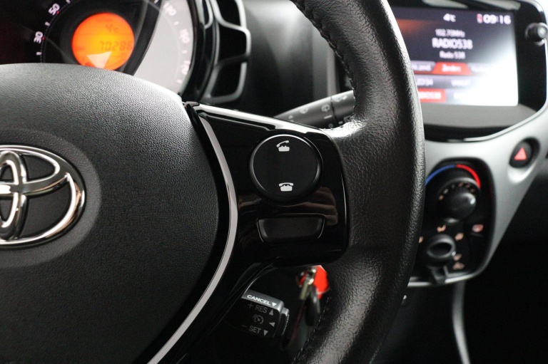 Toyota Aygo - 1.0 VVT-i x-play limited 19