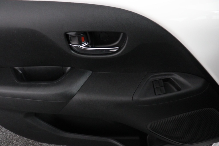 Toyota Aygo - 1.0 VVT-i x-play limited 27