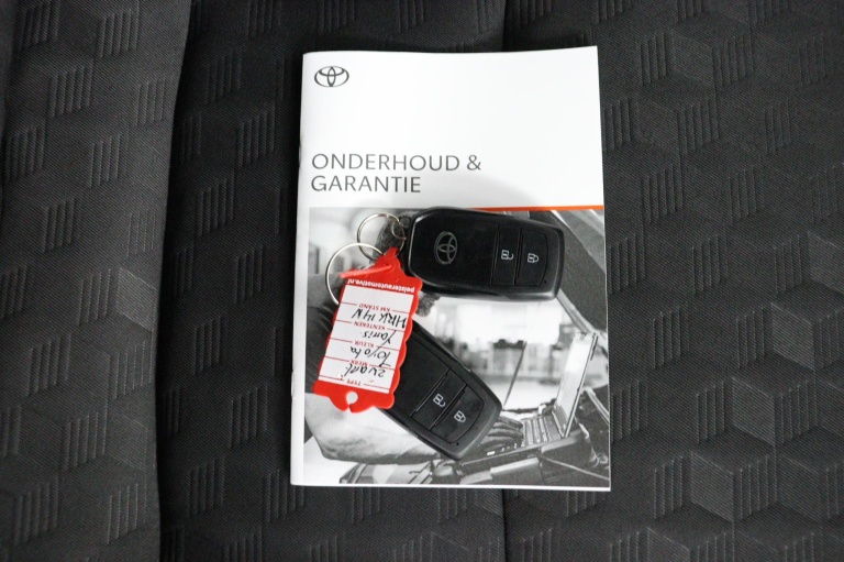 Toyota Yaris - 1.5 Hybrid 115 Dynamic 11