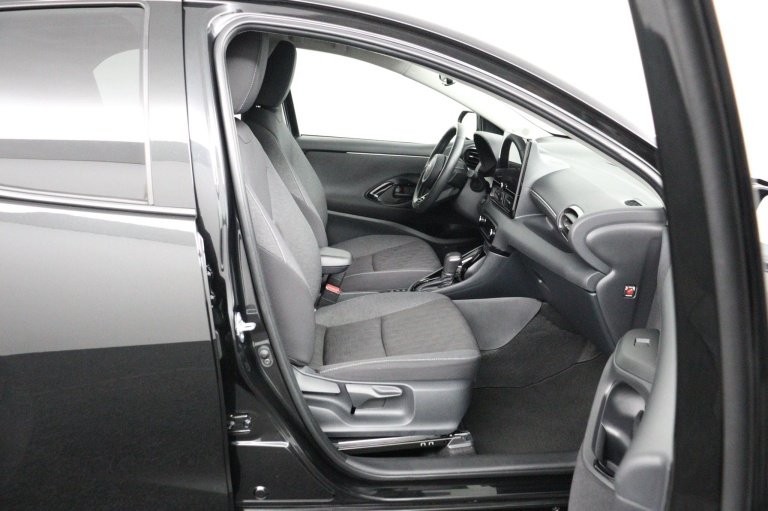 Toyota Yaris - 1.5 Hybrid 115 Dynamic 21