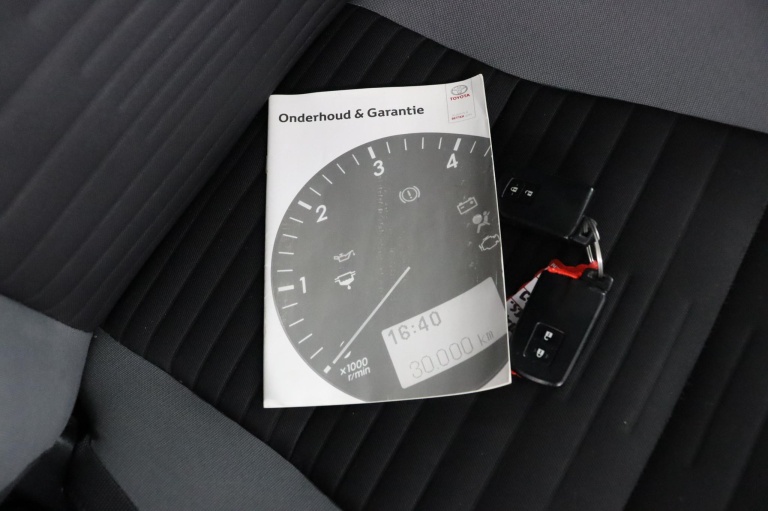 Toyota Auris Touring Sports - 1.8 Hybrid Lease 11