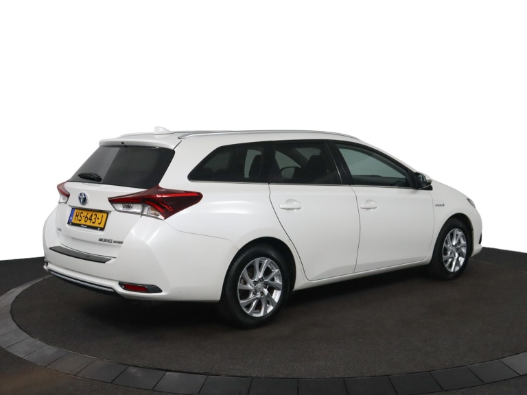 Toyota Auris Touring Sports - 1.8 Hybrid Lease 2
