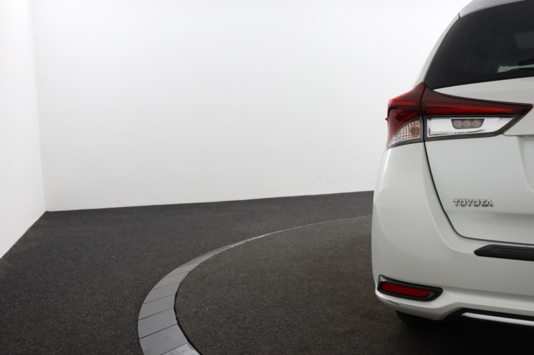 Toyota Auris Touring Sports - 1.8 Hybrid Lease 39