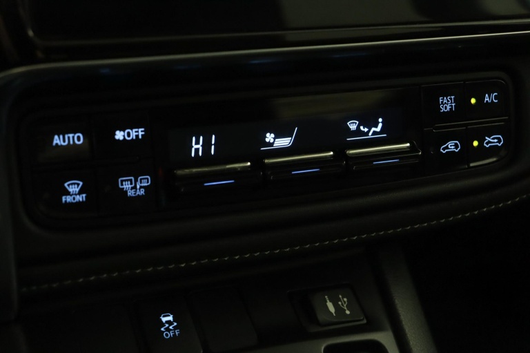 Toyota Auris Touring Sports - 1.8 Hybrid Lease 7