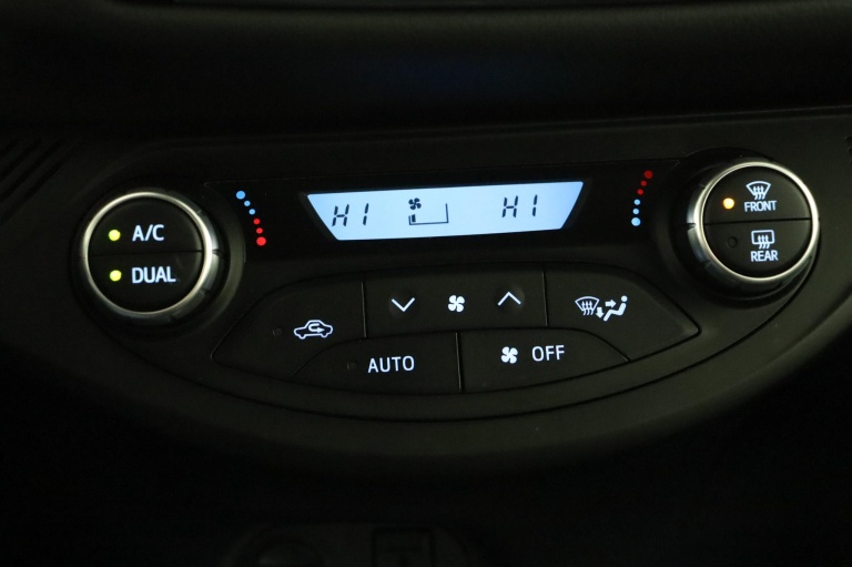 Toyota Yaris - 1.5 Hybrid Dynamic 7