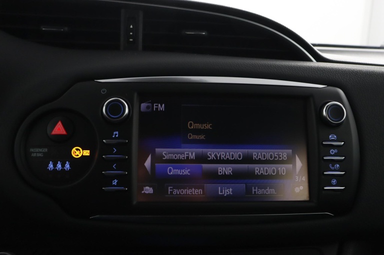 Toyota Yaris - 1.5 Hybrid Dynamic 8