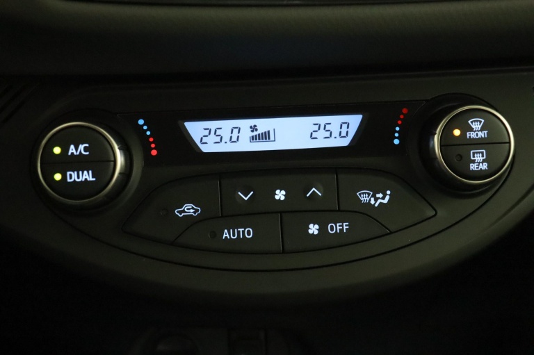 Toyota Yaris - 1.5 Hybrid Aspiration 7