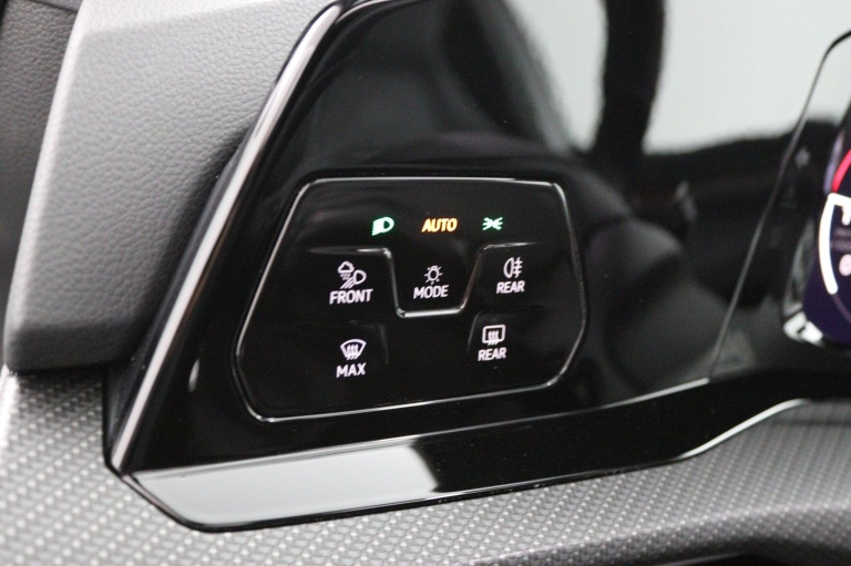 Volkswagen Golf - 1.5 eTSI R-Line Business 25