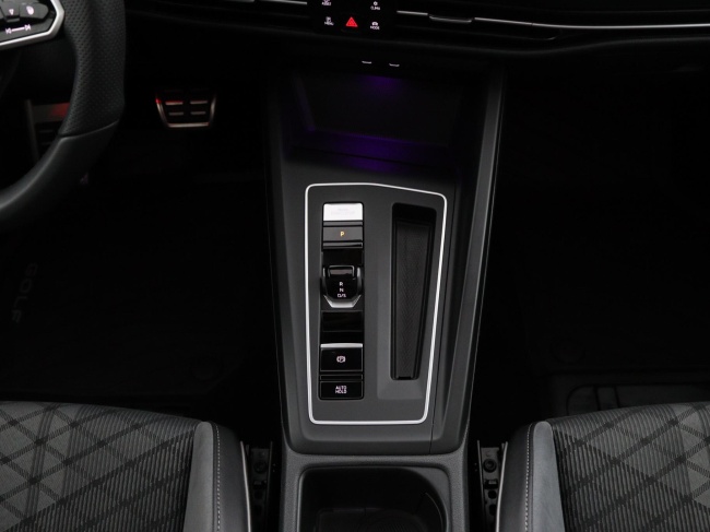 Volkswagen Golf - 1.5 eTSI R-Line Business