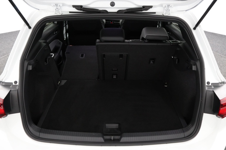 Volkswagen Golf - 1.5 eTSI R-Line Business 32