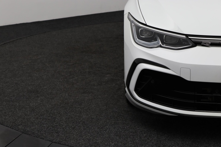 Volkswagen Golf - 1.5 eTSI R-Line Business 34