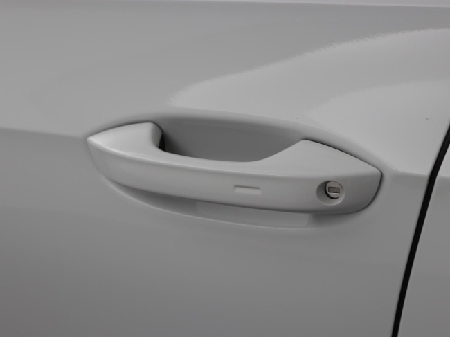 Volkswagen Golf - 1.5 eTSI R-Line Business