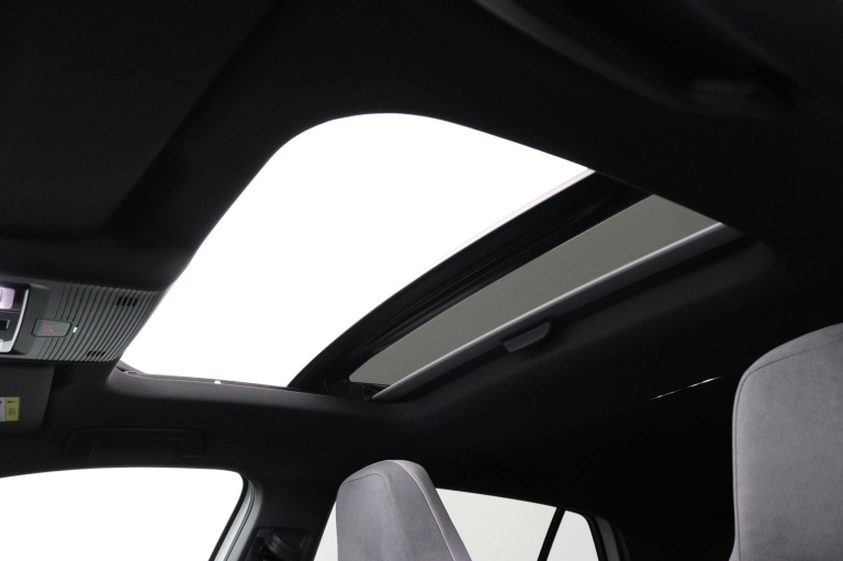 Volkswagen Golf - 1.5 eTSI R-Line Business 40