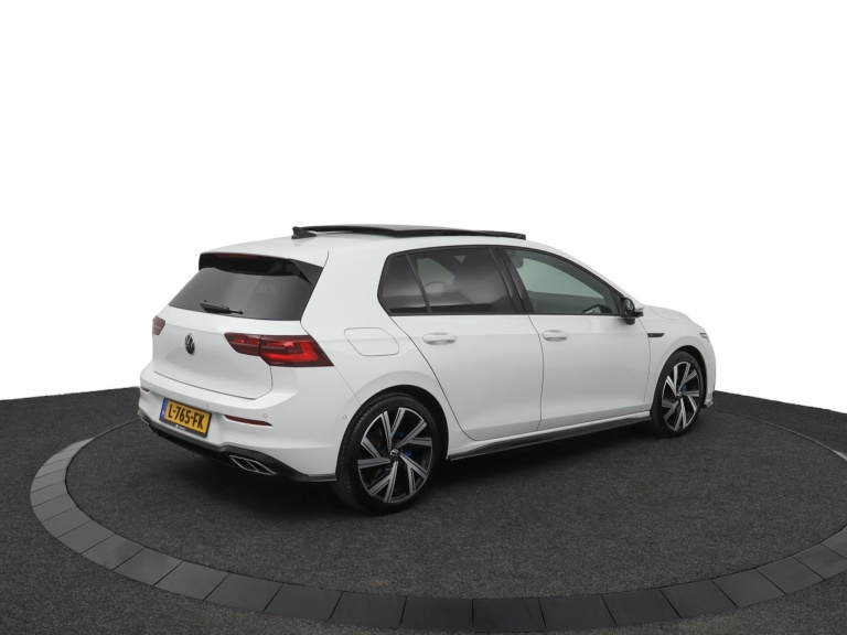 Volkswagen Golf - 1.5 eTSI R-Line Business 5