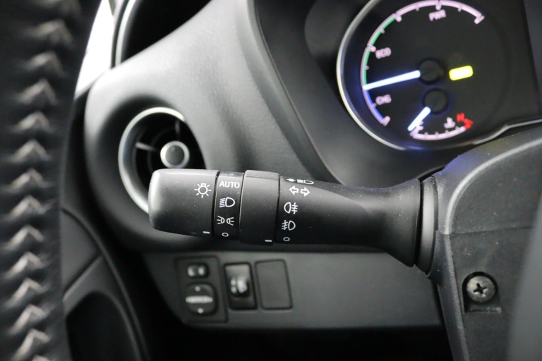 Toyota Yaris - 1.5 Hybrid Executive 22