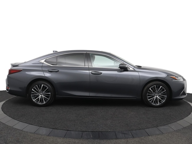 Lexus ES - 300h Business Line