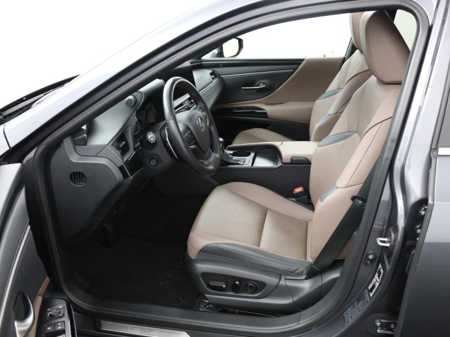 Lexus ES - 300h Business Line