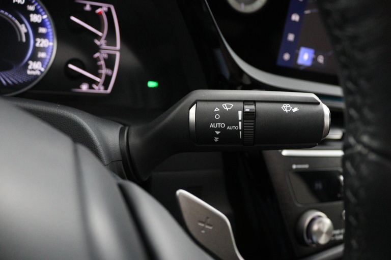 Lexus ES - 300h Business Line 29