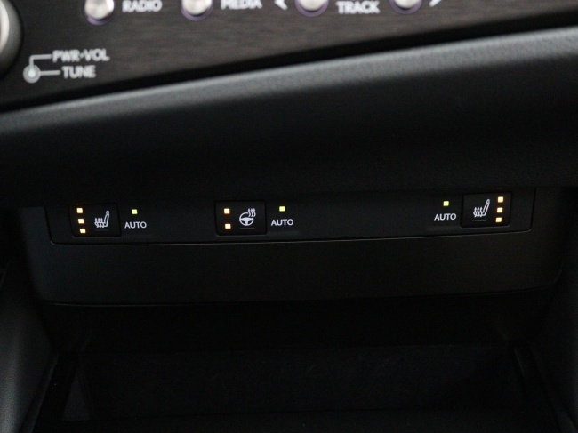 Lexus ES - 300h Business Line