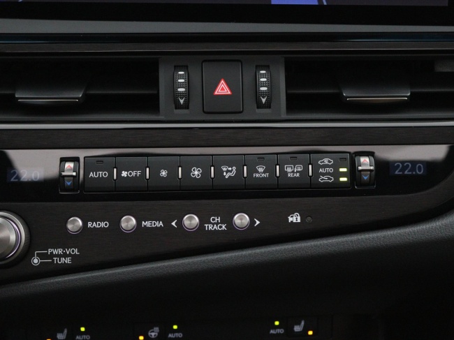 Lexus ES - 300h Business Line